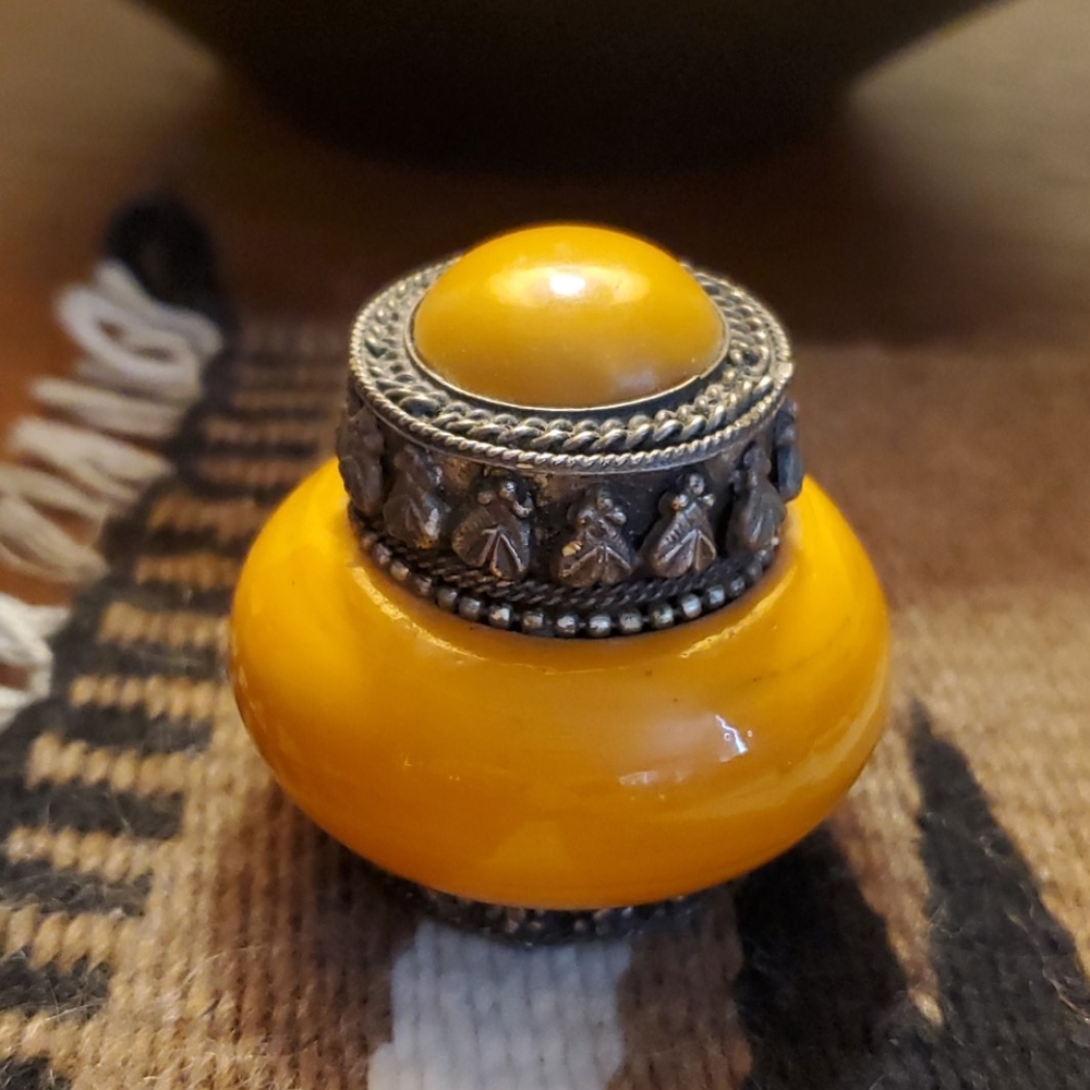 Small vintage boho jewelry / trinket holder